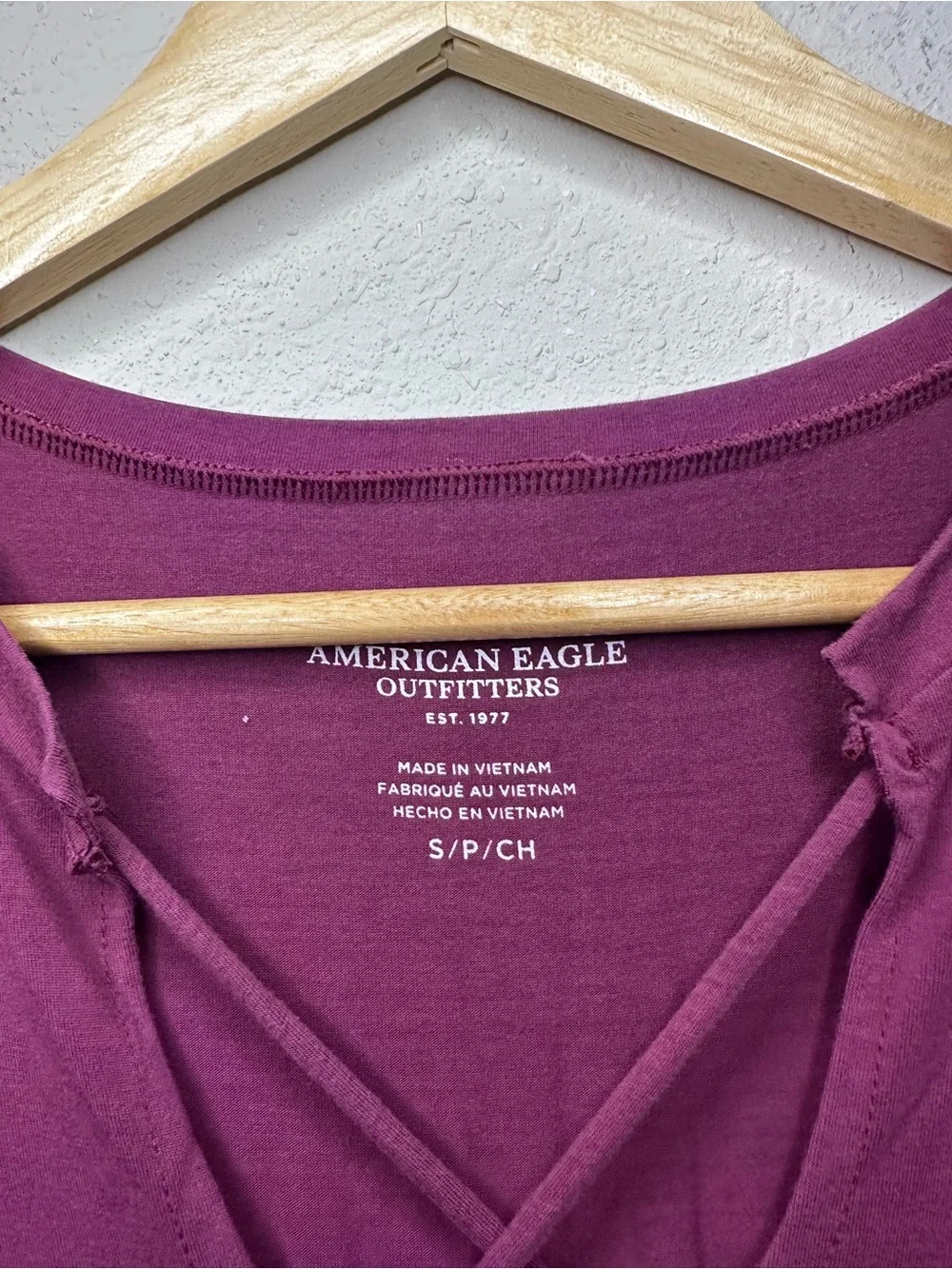 American Eagle Outfitters Plum Crisscross V-Neck Short Sleeve Top Size Small